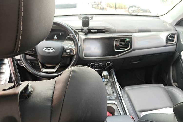 Used Chery Tiggo 8 2018 1.5 TCI Automatic Flagship 7-Seater Center Console
