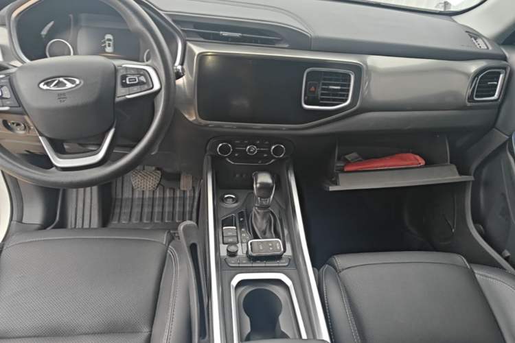 Used Chery Tiggo 8 2018 1.5 TCI Automatic Luxury Model 5 Seats Center Console