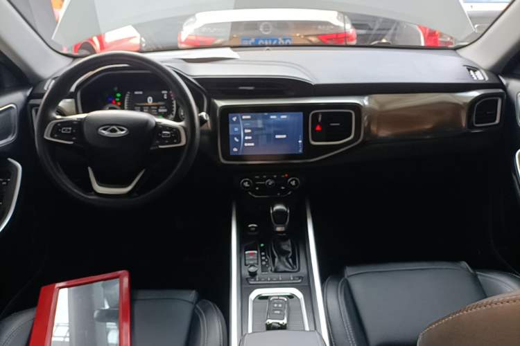 Used Chery Tiggo 8 2018 1.5 TCI Automatic Luxury Model 5 Seats Center Console