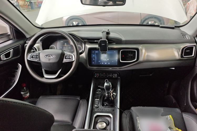 Used Chery Tiggo 8 2018 1.5 TCI Manual Luxury 5-Seater Center Console