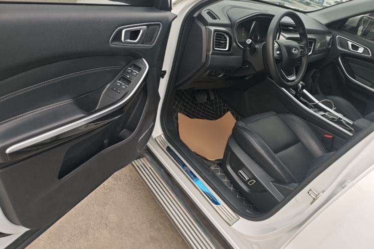 Used Chery Tiggo 8 2018 1.5 TCI Automatic Luxury Model 5 Seats Driver Seat