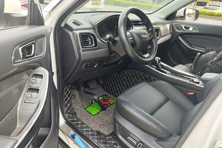 Used Chery Tiggo 8 2018 1.5 TCI Automatic Prestige 7-Seater Driver Seat