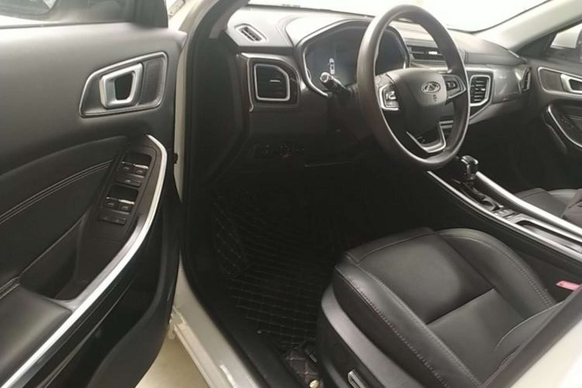 Used Chery Tiggo 8 2018 1.5 TCI Automatic Luxury Model 5 Seats Driver Seat
