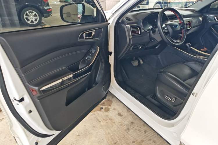 Used Chery Tiggo 8 2018 1.5 TCI Automatic Prestige 7-Seater Driver Seat