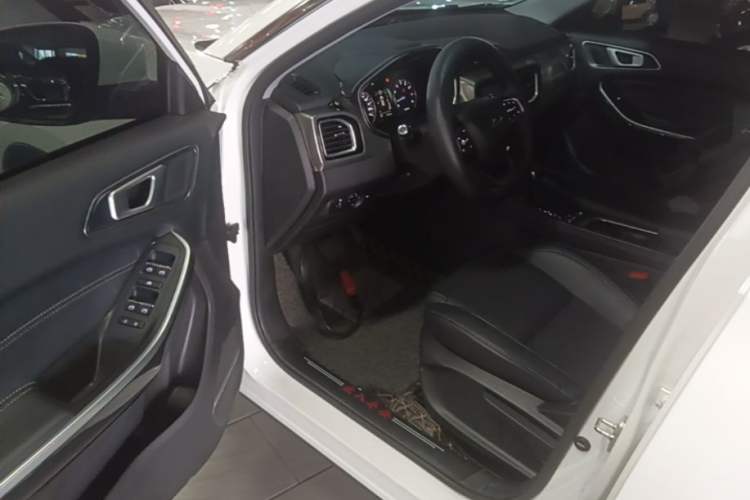 Used Chery Tiggo 8 2018 1.5 TCI Automatic Exclusive Edition 5-seater Driver Seat