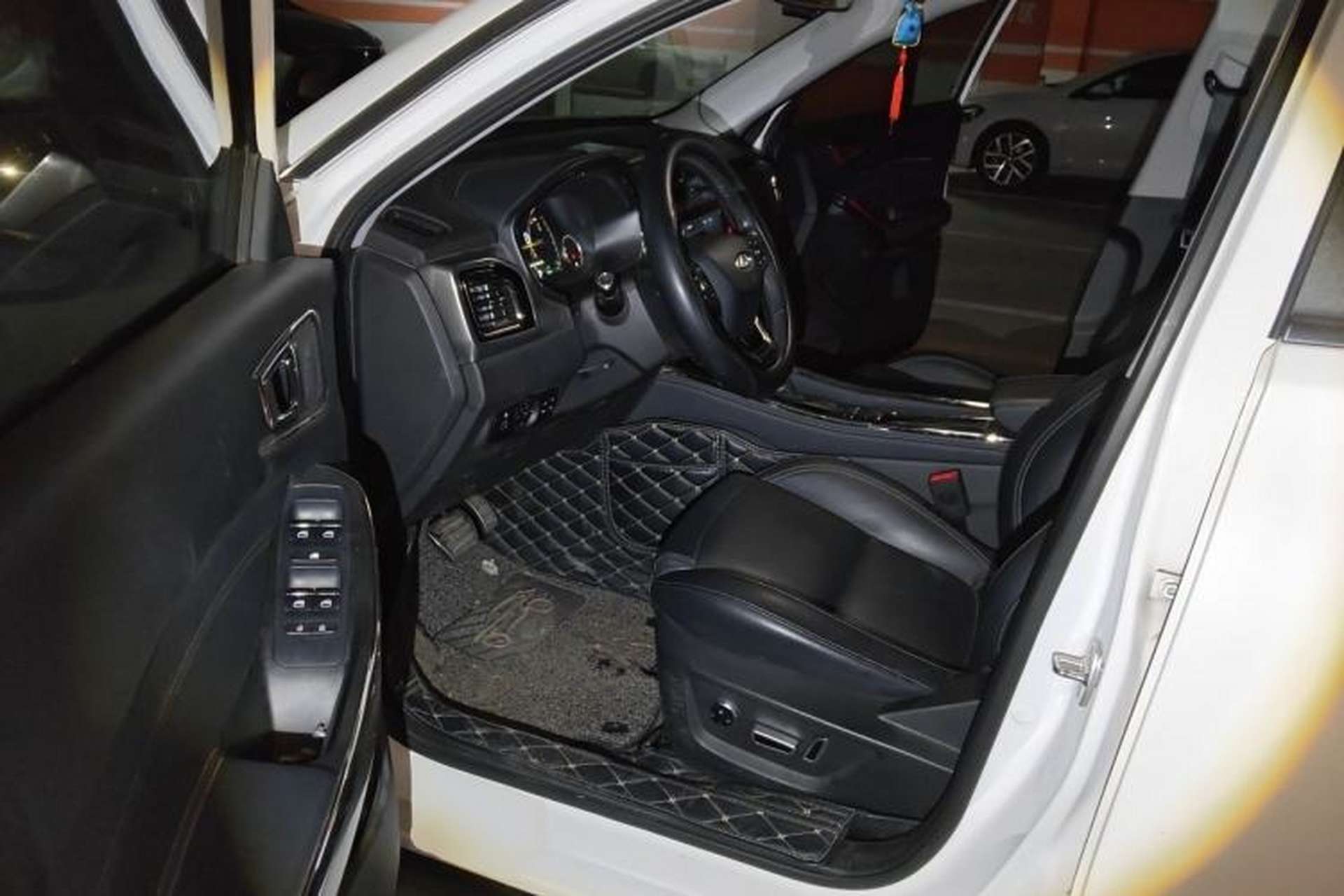 Used Chery Tiggo 8 2018 1.5 TCI Automatic Flagship 7-Seater Driver Seat