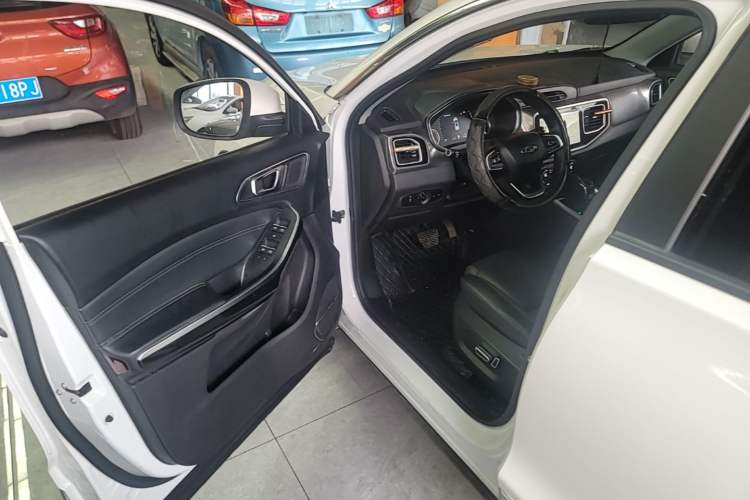 Used Chery Tiggo 8 2018 1.5 TCI Automatic Luxury Model 5 Seats Driver Seat