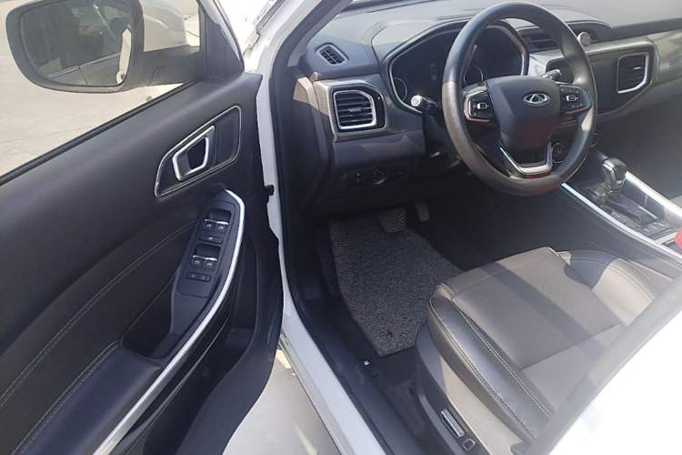 Used Chery Tiggo 8 2018 1.5 TCI Automatic Luxury 7-Seater Driver Seat