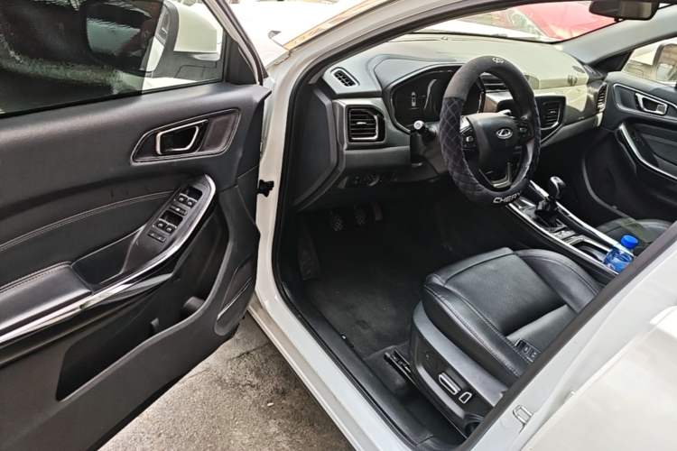 Used Chery Tiggo 8 2018 1.5 TCI Manual Prestige 7-Seater Driver Seat