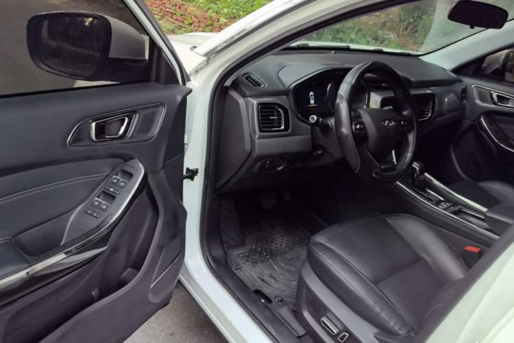 Used Chery Tiggo 8 2018 1.5 TCI Automatic Prestige 7-Seater Driver Seat