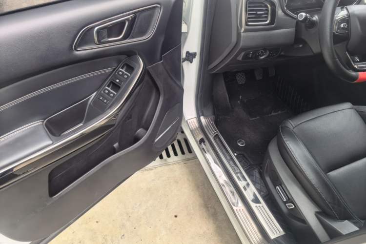 Used Chery Tiggo 8 2018 1.5 TCI Manual Luxury 5-Seater Driver Seat