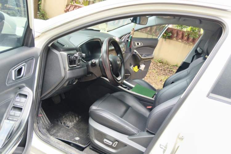 Used Chery Tiggo 8 2018 1.5 TCI Automatic Luxury 7-Seater Driver Seat