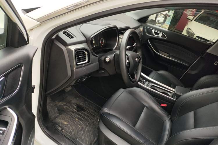 Used Chery Tiggo 8 2018 1.5 TCI Automatic Luxury Model 5 Seats Driver Seat