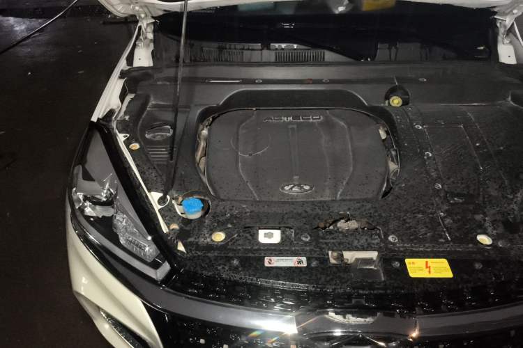 Used Chery Tiggo 8 2018 1.5 TCI Automatic Prestige 7-Seater Engine Bay Right