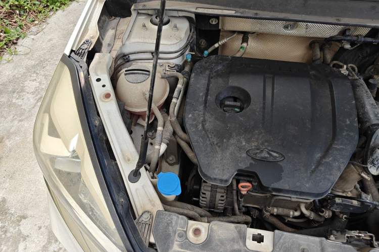 Used Chery Tiggo 8 2018 1.5 TCI Manual Luxury 5-Seater Engine Bay Right