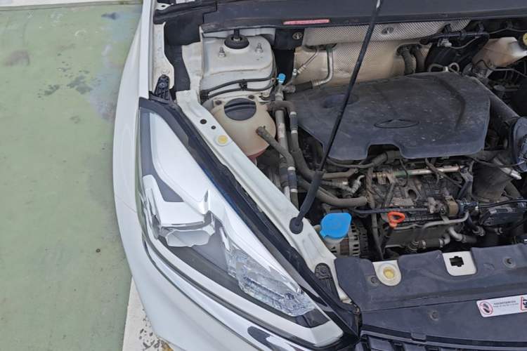 Used Chery Tiggo 8 2018 1.5 TCI Automatic Luxury 7-Seater Engine Bay Right