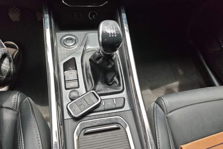 Used Chery Tiggo 8 2018 1.5 TCI Manual Prestige 7-Seater Gear Lever