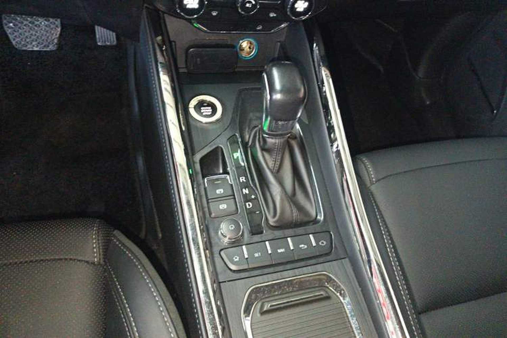 Used Chery Tiggo 8 2018 1.5 TCI Automatic Prestige 7-Seater Gear Lever