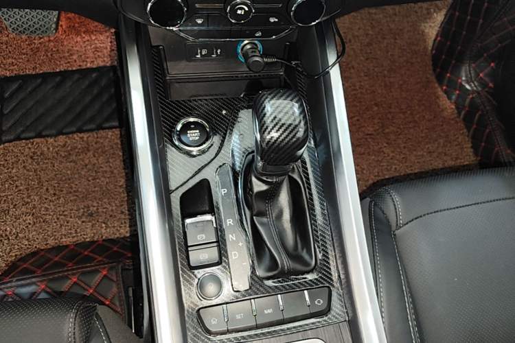 Used Chery Tiggo 8 2018 1.5 TCI Automatic Luxury 7-Seater Gear Lever