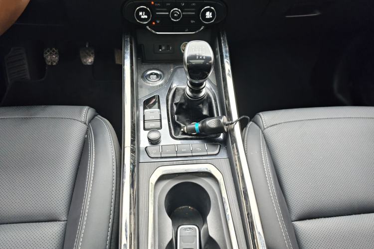 Used Chery Tiggo 8 2018 1.5 TCI Manual Luxury 5-Seater Gear Lever