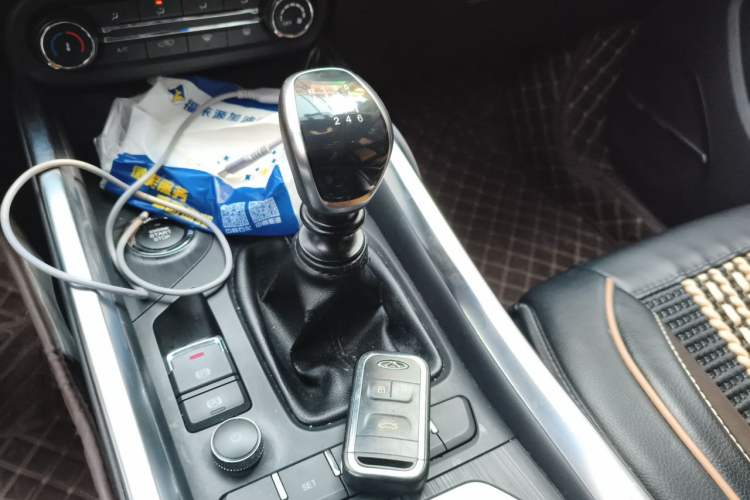 Used Chery Tiggo 8 2018 1.5 TCI Manual Luxury 5-Seater Gear Lever