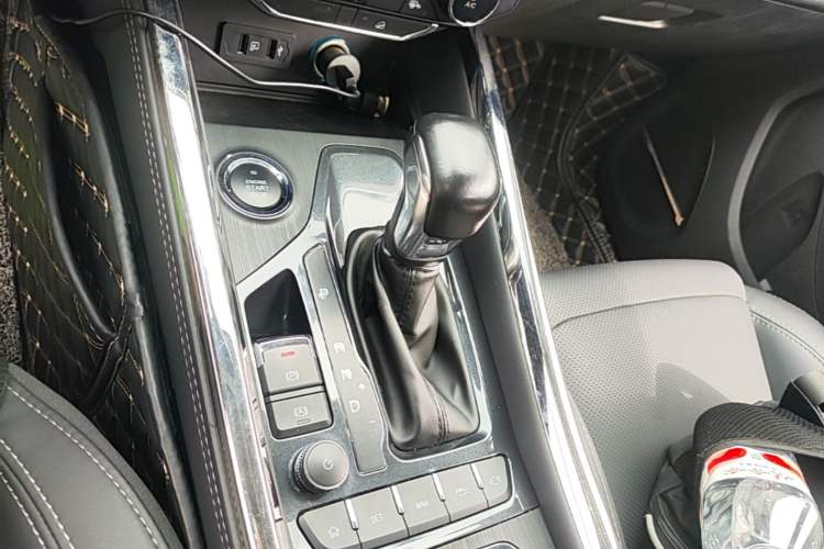 Used Chery Tiggo 8 2018 1.5 TCI Automatic Prestige 7-Seater Gear Lever