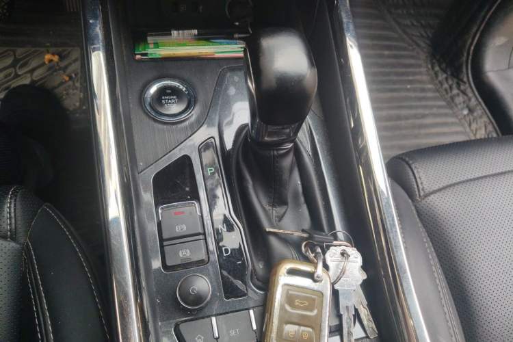 Used Chery Tiggo 8 2018 1.5 TCI Automatic Prestige 7-Seater Gear Lever
