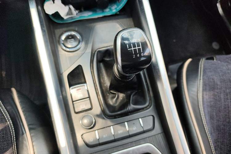 Used Chery Tiggo 8 2018 1.5 TCI Manual Luxury 5-Seater Gear Lever
