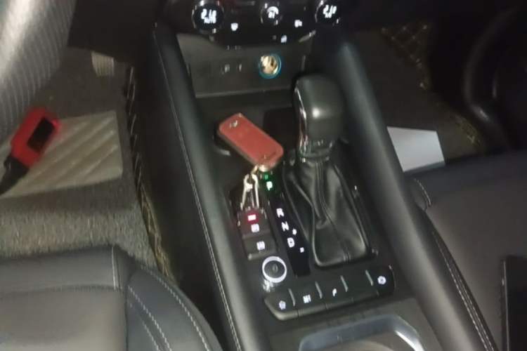 Used Chery Tiggo 8 2018 1.5 TCI Automatic Exclusive Edition 5-seater Gear Lever