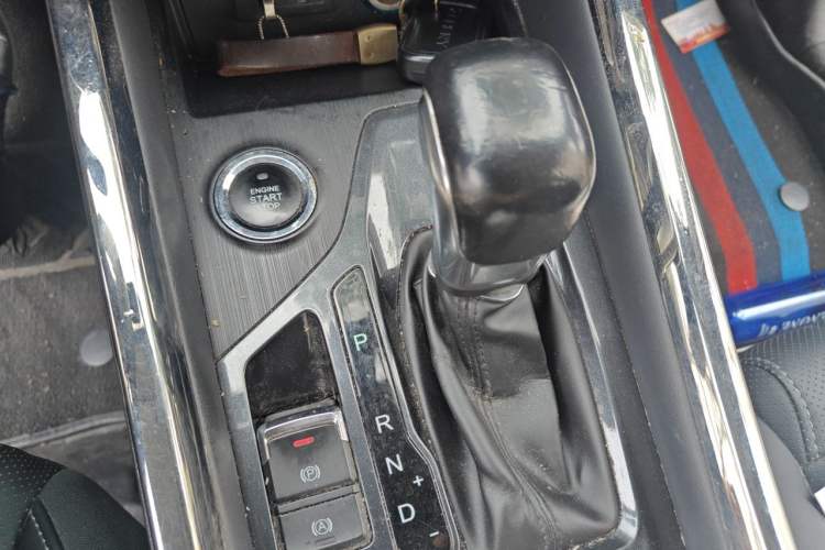 Used Chery Tiggo 8 2018 1.5 TCI Automatic Prestige 7-Seater Gear Lever