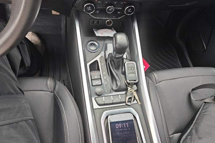 Used Chery Tiggo 8 2018 1.5 TCI Automatic Luxury 7-Seater Gear Lever