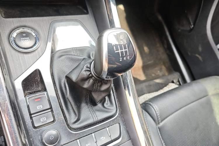 Used Chery Tiggo 8 2018 1.5 TCI Manual Prestige 7-Seater Gear Lever
