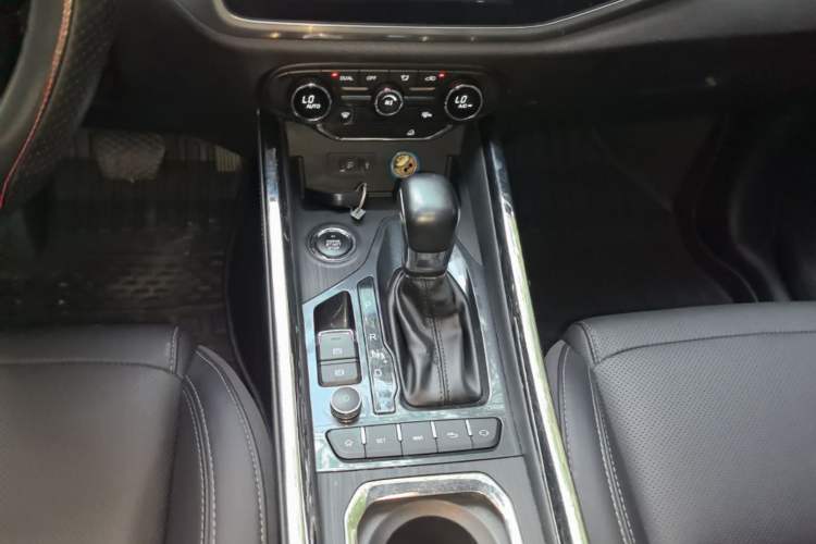 Used Chery Tiggo 8 2018 1.5 TCI Automatic Prestige 7-Seater Gear Lever