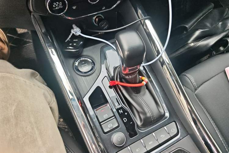 Used Chery Tiggo 8 2018 1.5 TCI Automatic Prestige 5-Seater Gear Lever