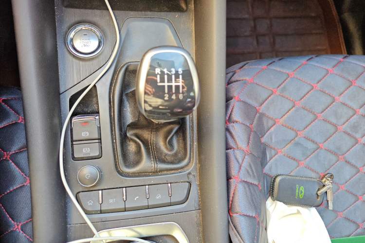 Used Chery Tiggo 8 2018 1.5 TCI Manual Special Edition 5-seater Gear Lever