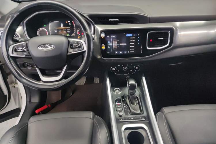Used Chery Tiggo 8 2018 1.5 TCI Automatic Luxury 7-Seater Gear Lever