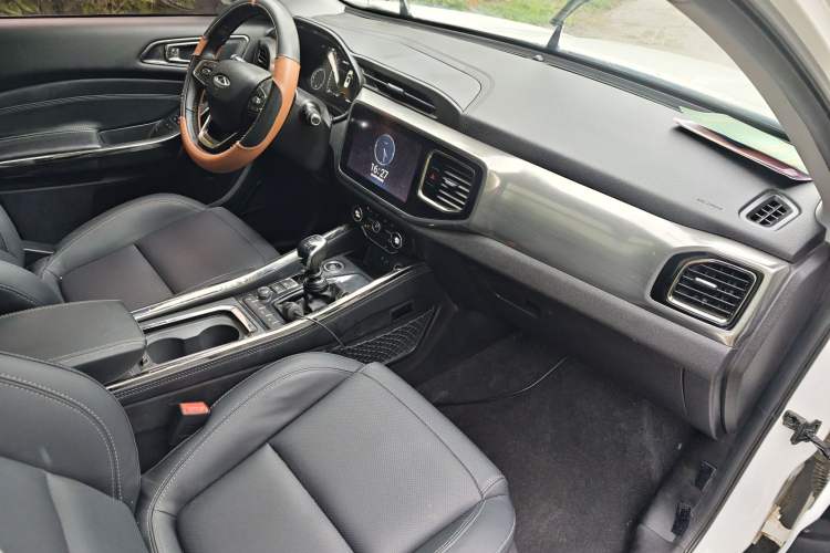 Used Chery Tiggo 8 2018 1.5 TCI Manual Luxury 5-Seater Interior 3