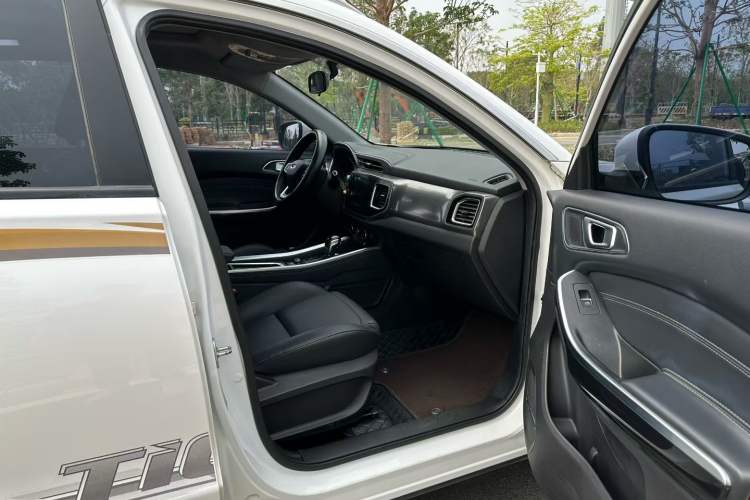 Used Chery Tiggo 8 2018 1.5 TCI Automatic Luxury 7-Seater Interior 4