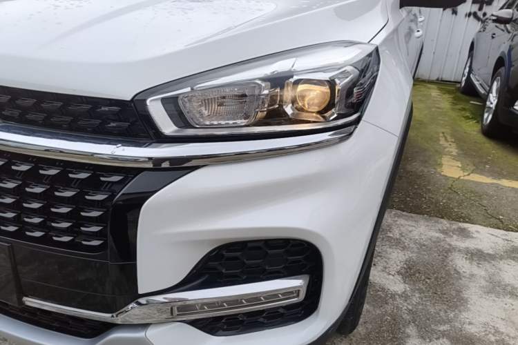 Used Chery Tiggo 8 2018 1.5 TCI Manual Luxury 5-Seater Left Front Headlight