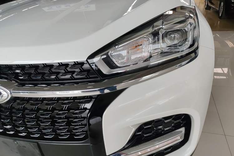 Used Chery Tiggo 8 2018 1.5 TCI Automatic Exclusive Edition 7-Seater Left Front Headlight