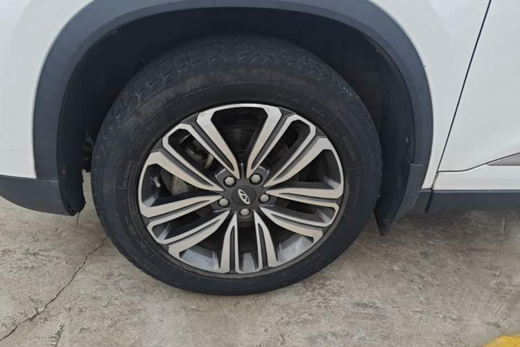 Used Chery Tiggo 8 2018 1.5 TCI Automatic Luxury Model 5 Seats Left Front Wheel Hub