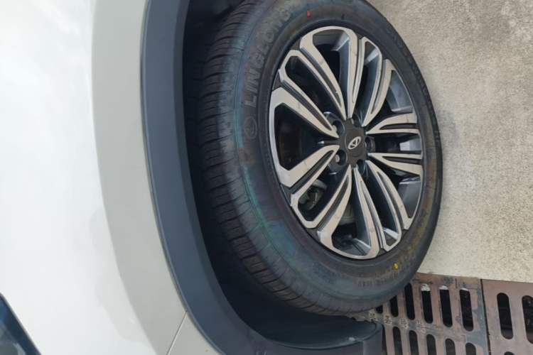 Used Chery Tiggo 8 2018 1.5 TCI Automatic Luxury Model 5 Seats Left Front Wheel Hub
