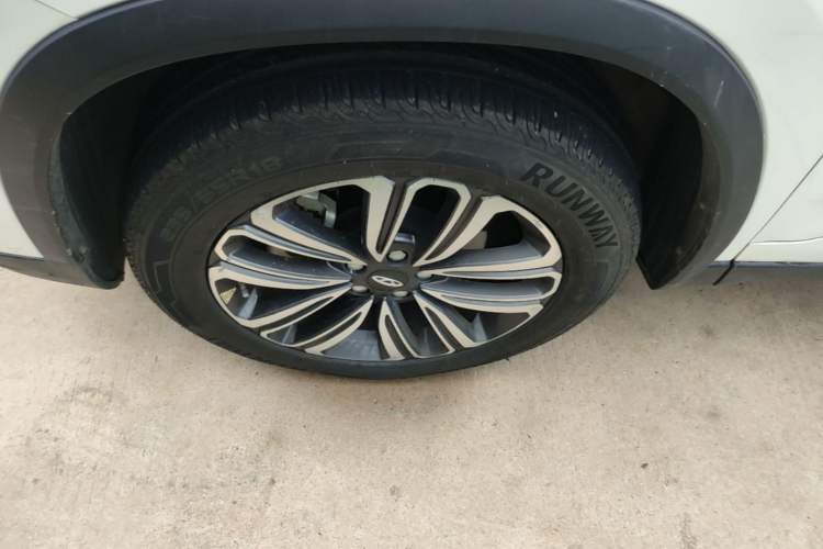 Used Chery Tiggo 8 2018 1.5 TCI Automatic Luxury Model 5 Seats Left Front Wheel Hub
