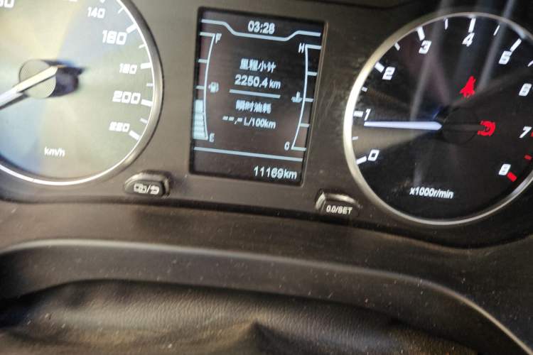 Used Chery Tiggo 8 2018 1.5 TCI Manual Special Edition 5-seater Odometer Close Up