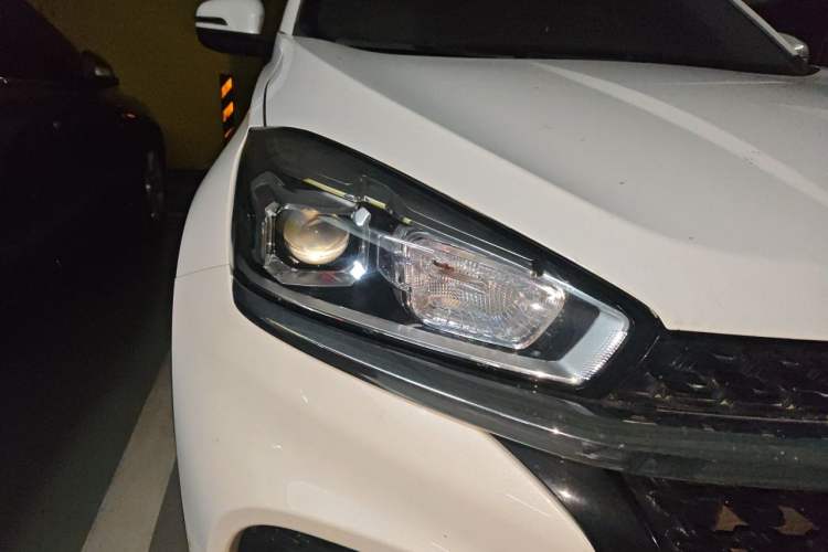 Used Chery Tiggo 8 2018 1.5 TCI Automatic Prestige 7-Seater Right Front Headlight