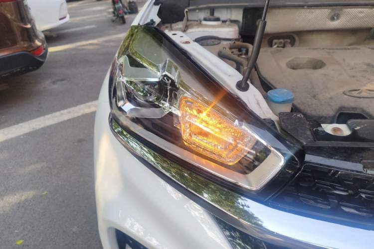 Used Chery Tiggo 8 2018 1.5 TCI Manual Luxury 5-Seater Right Front Headlight