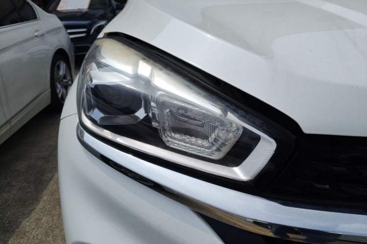 Used Chery Tiggo 8 2018 1.5 TCI Automatic Luxury Model 5 Seats Right Front Headlight