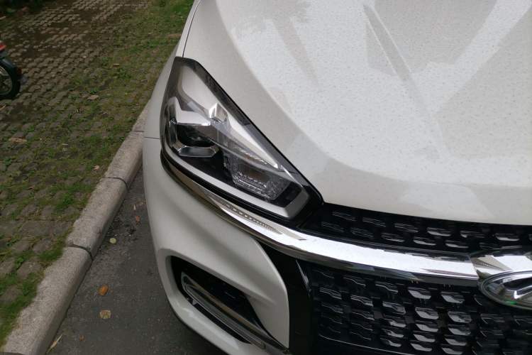 Used Chery Tiggo 8 2018 1.5 TCI Automatic Luxury Model 5 Seats Right Front Headlight