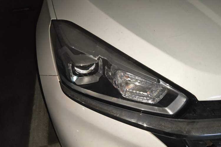 Used Chery Tiggo 8 2018 1.5 TCI Automatic Flagship 7-Seater Right Front Headlight