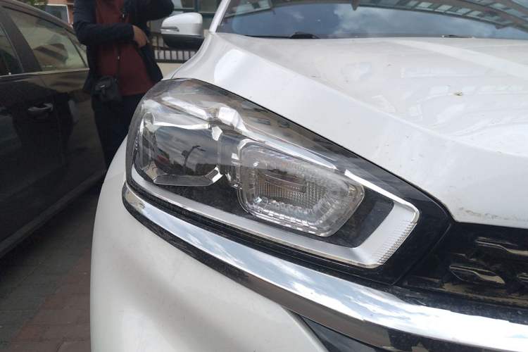 Used Chery Tiggo 8 2018 1.5 TCI Automatic Exclusive Edition 5-seater Right Front Headlight